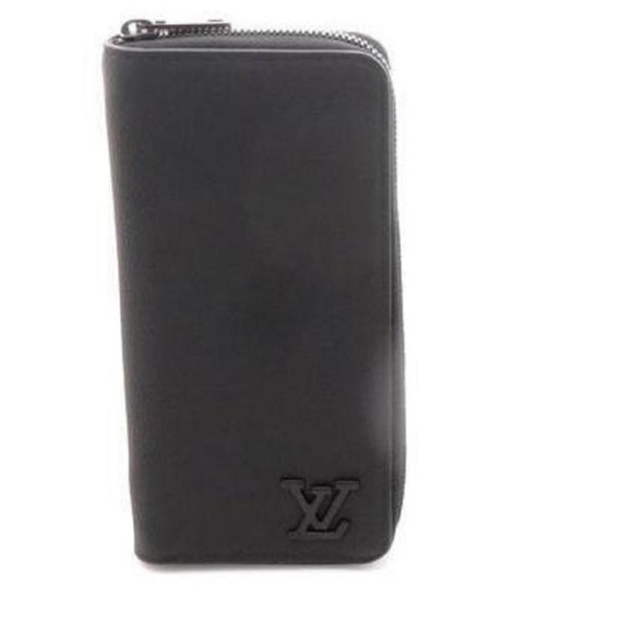 Louis Vuitton Handbags - Louis Vuitton Black Wallet